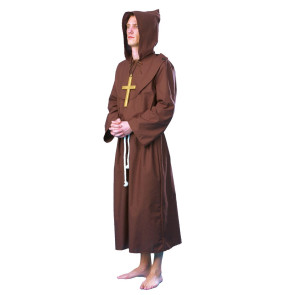 Junger Mann im Mönch Kostüm